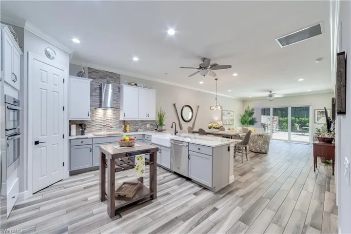 1120 S Town And River  DR, Fort Myers, FL 33919