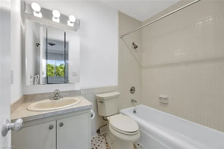 820 Ketch Dr # 7, Naples Fl 34103