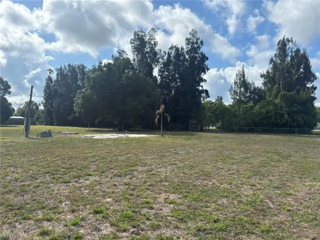 7949 Mcdaniel Dr, North Fort Myers, Florida 33917