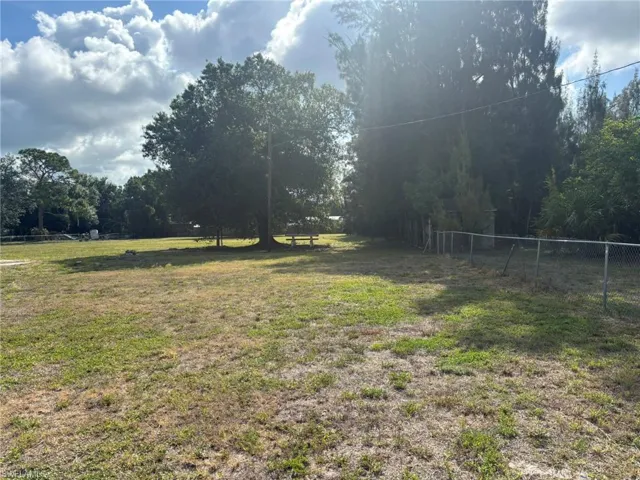 7949 Mcdaniel Dr, North Fort Myers, Florida 33917