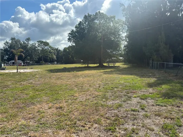 7949 Mcdaniel Dr, North Fort Myers, Florida 33917