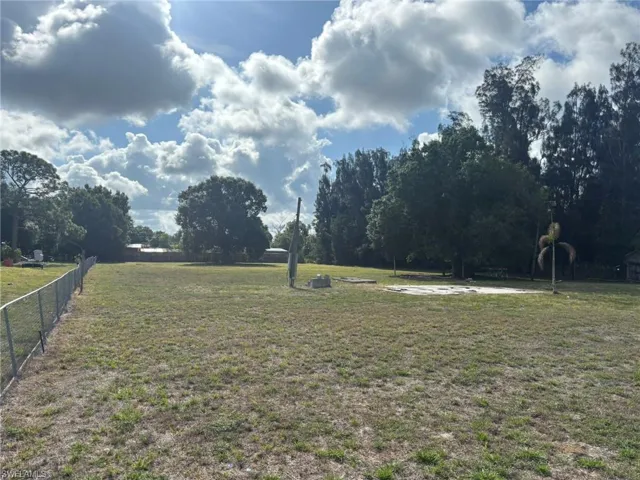 7949 Mcdaniel Dr, North Fort Myers, Florida 33917