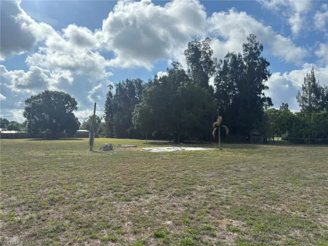 7949 Mcdaniel Dr, North Fort Myers, Florida 33917