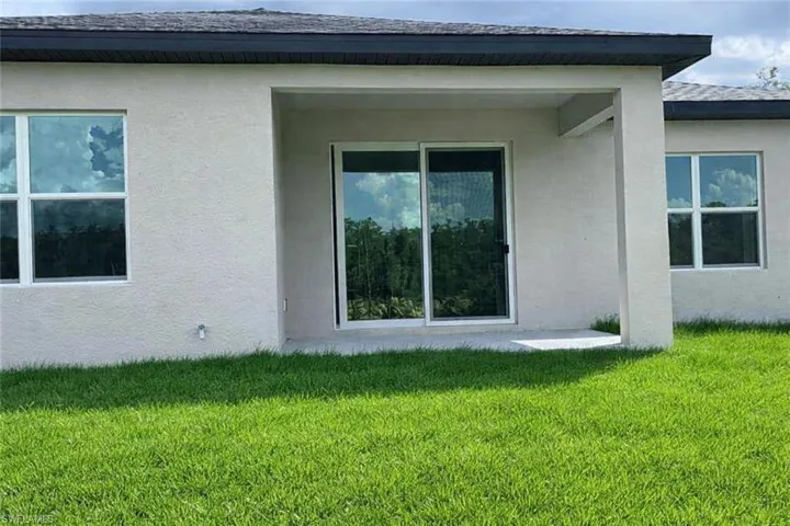 460 Westchester Dr, Lehigh Acres, Florida 33972