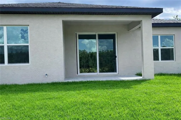 460 Westchester Dr, Lehigh Acres, Florida 33972