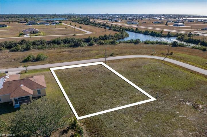 3923 NW 39th LN, CAPE CORAL FL 33993