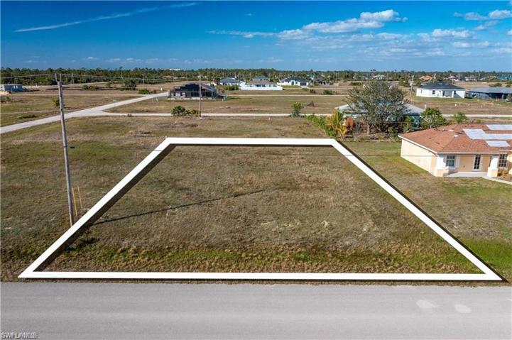 3923 NW 39th LN, CAPE CORAL FL 33993