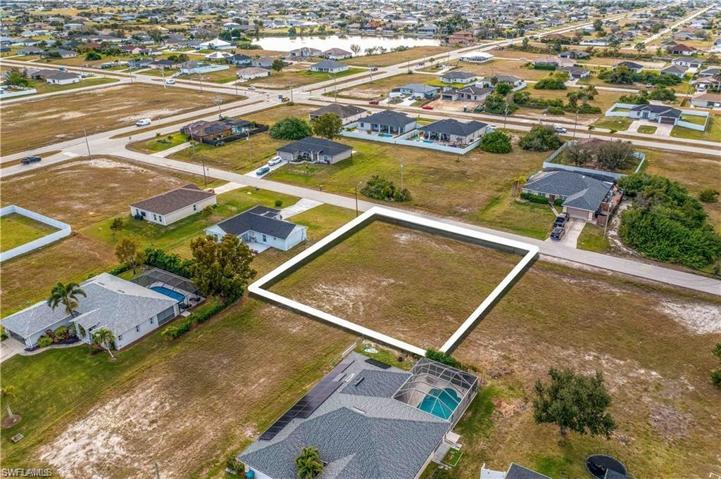 3923 NW 39th LN, CAPE CORAL FL 33993