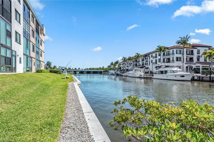 807 River Point Dr # 105d, Naples, Florida 34102