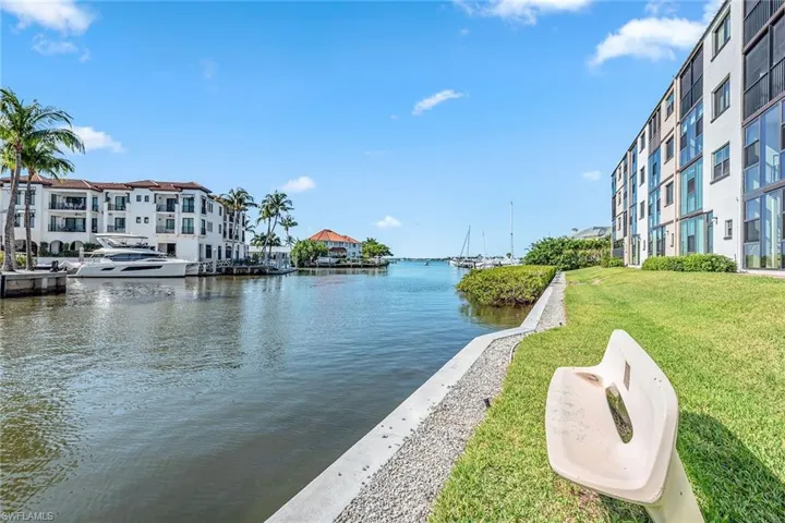 807 River Point Dr # 105d, Naples, Florida 34102