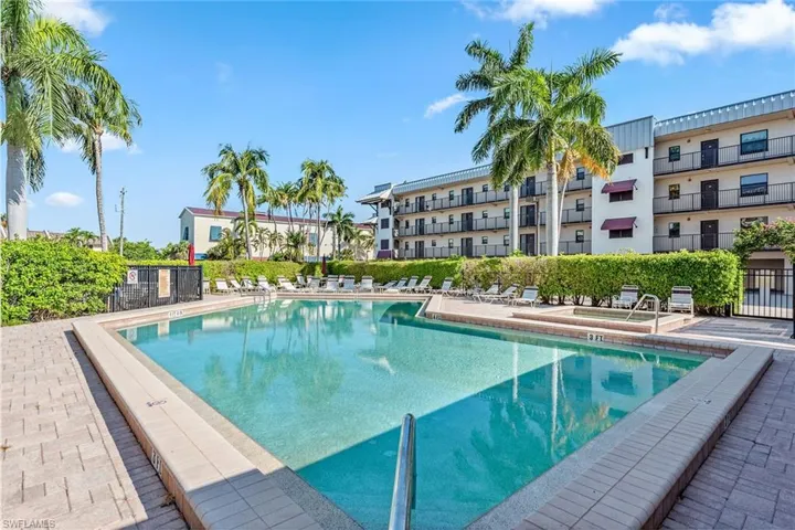 807 River Point Dr # 105d, Naples, Florida 34102