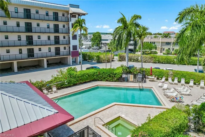 807 River Point Dr # 105d, Naples, Florida 34102