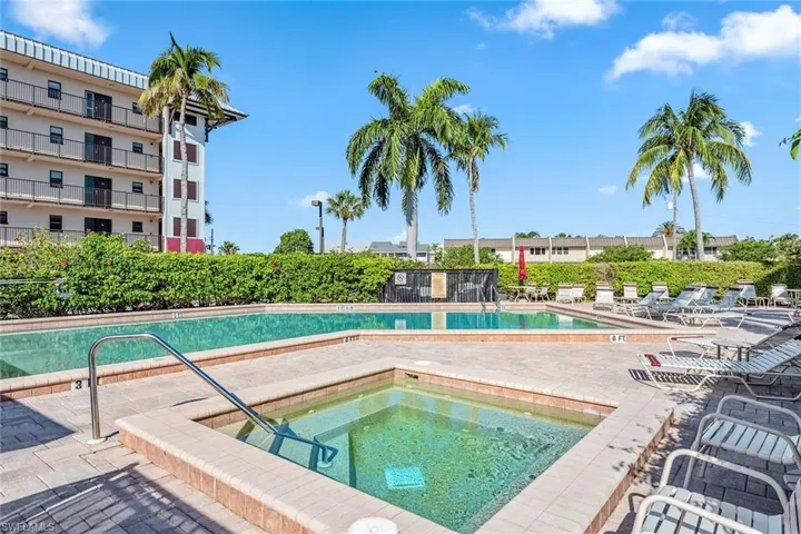 807 River Point Dr # 105d, Naples, Florida 34102