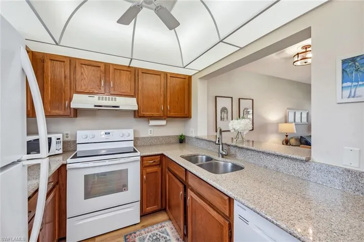 807 River Point Dr # 105d, Naples, Florida 34102