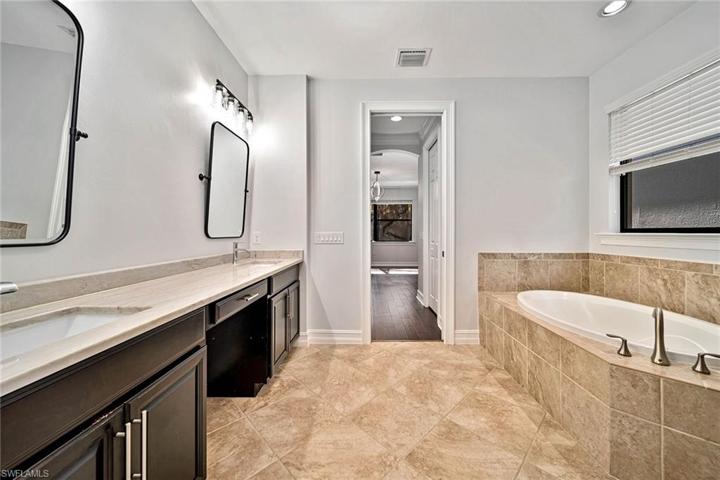 7842 Bucks Run DR, NAPLES FL 34120