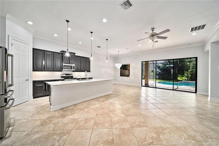 7842 Bucks Run DR, NAPLES FL 34120