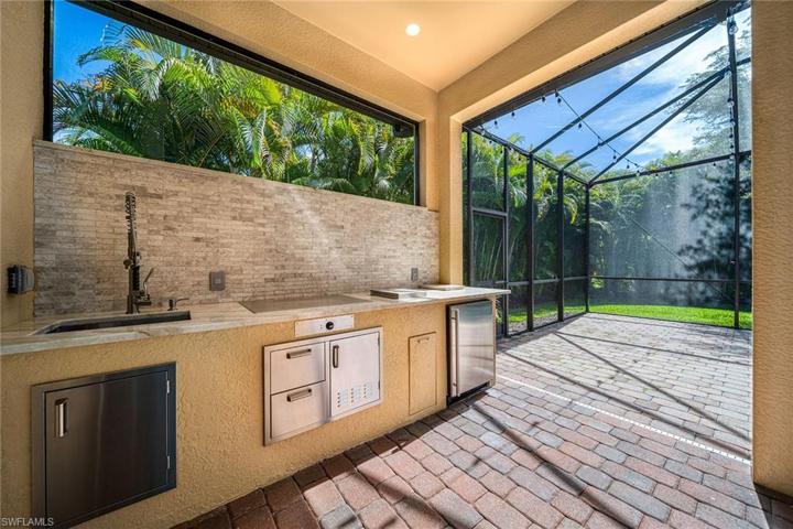 7842 Bucks Run DR, NAPLES FL 34120