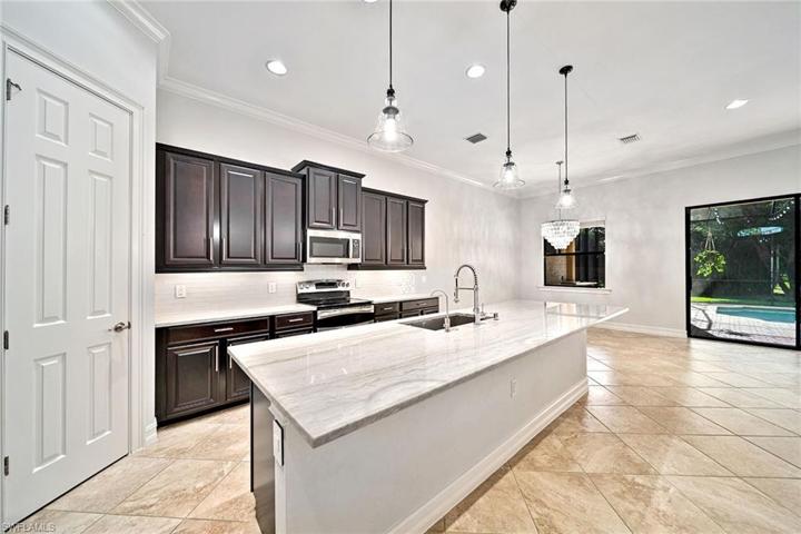 7842 Bucks Run DR, NAPLES FL 34120