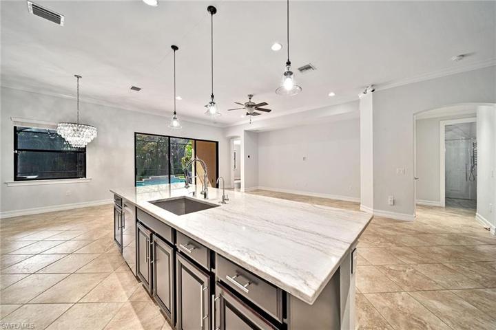 7842 Bucks Run DR, NAPLES FL 34120