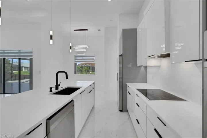 407 Se 16th St, Cape Coral, Florida 33990