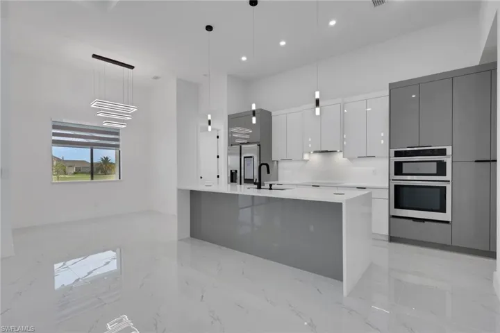 407 Se 16th St, Cape Coral, Florida 33990