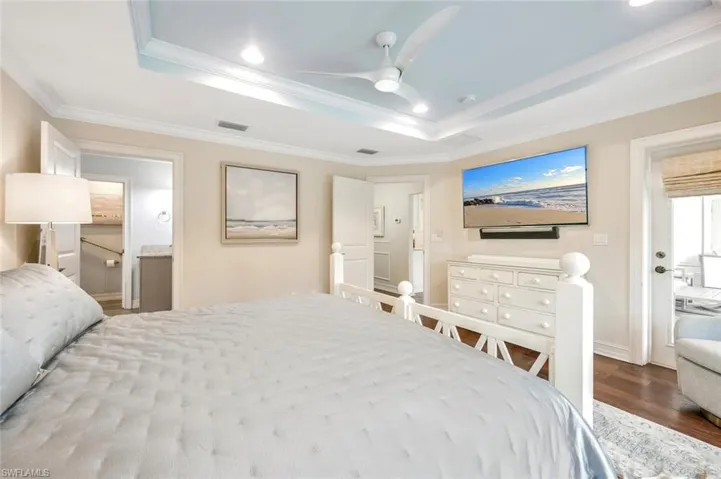 Primary Bedroom/King Bed