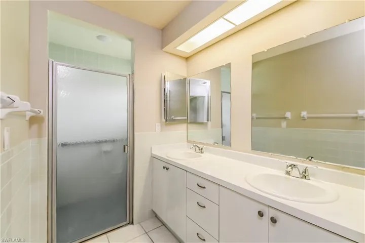 306 NE 17th  PL, Cape Coral, FL 33909