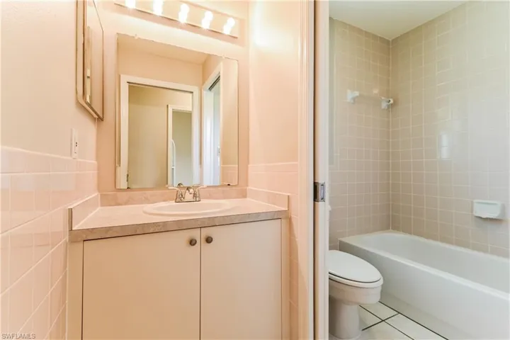 306 NE 17th  PL, Cape Coral, FL 33909