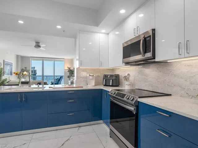 This is a brand new kitchen, with new appliances, beautiful quartz countertops, phenomenal backsplash, extra built in storage and more!