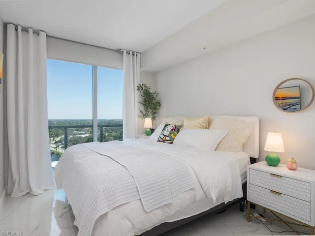 2nd bedroom with king bed