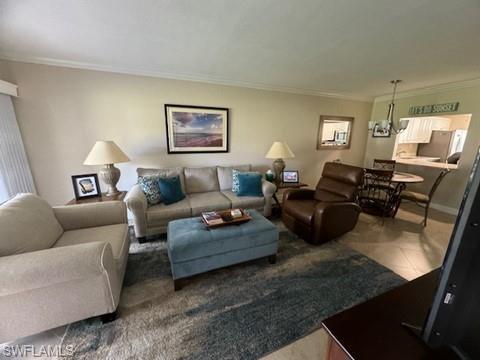 1056 Forest Lakes DR # 102, NAPLES FL 34105