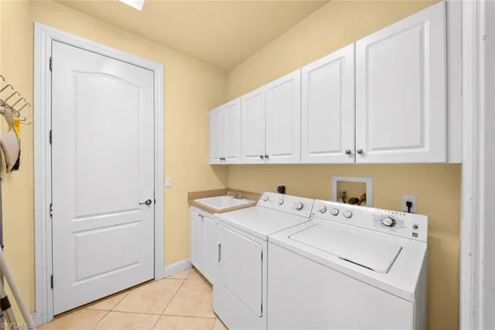 879 Banyan Ct, Marco Island, Florida 34145
