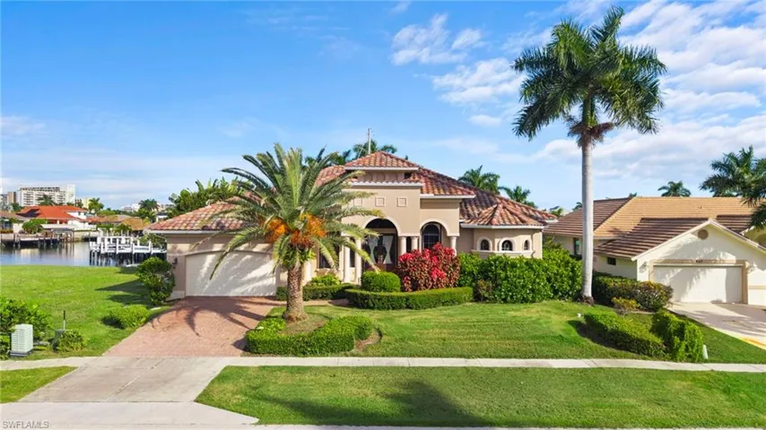 879 Banyan Ct, Marco Island, Florida 34145