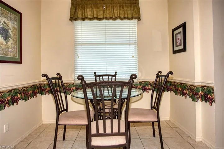 Kitchen eating area