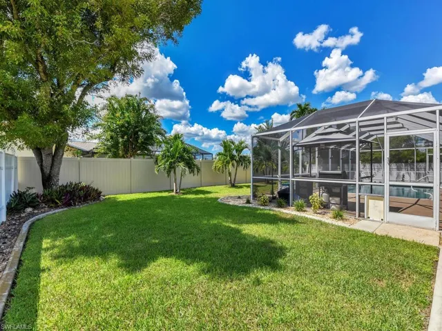 Large Side Yard