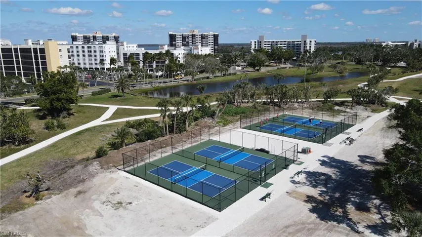 PATHS AND PICKLEBALL COURTS AT BAY BEACH COMMONS