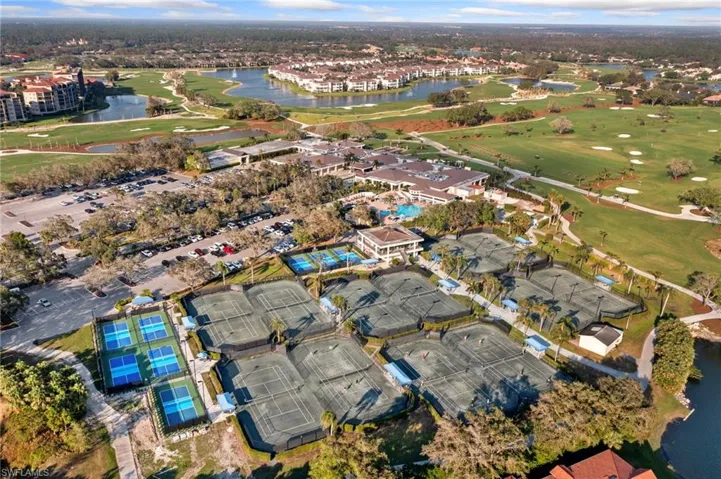 Bird's eye view to tennis and pickleball courts
