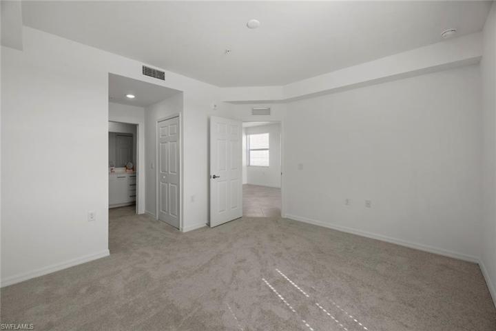 Master Bedroom with 2 walk-in closets