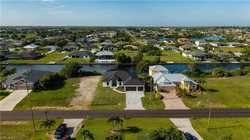 2836 Sw 1st Ter, Cape Coral, Florida 33991
