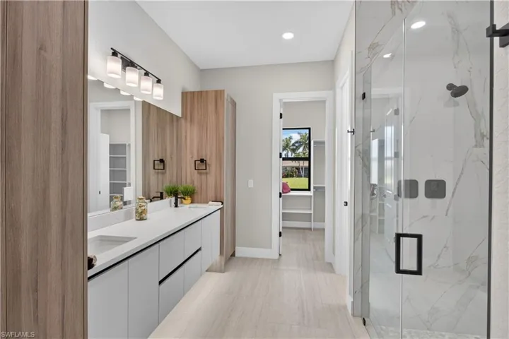 2836 Sw 1st Ter, Cape Coral, Florida 33991