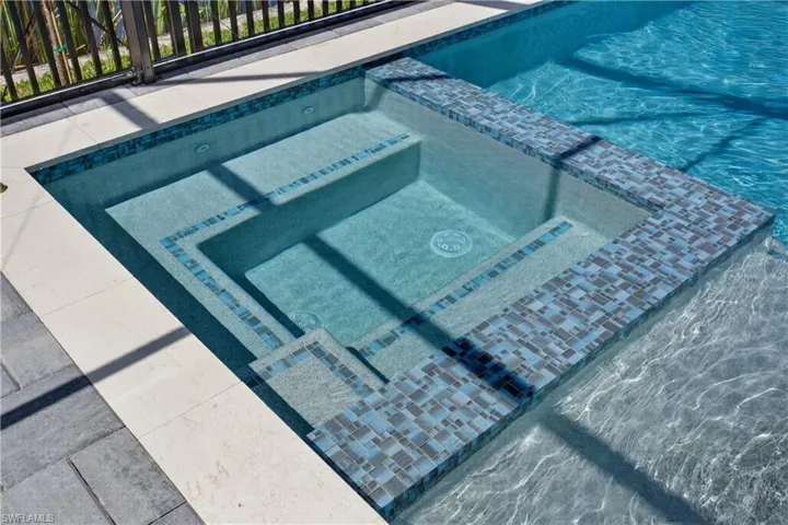 2836 Sw 1st Ter, Cape Coral, Florida 33991
