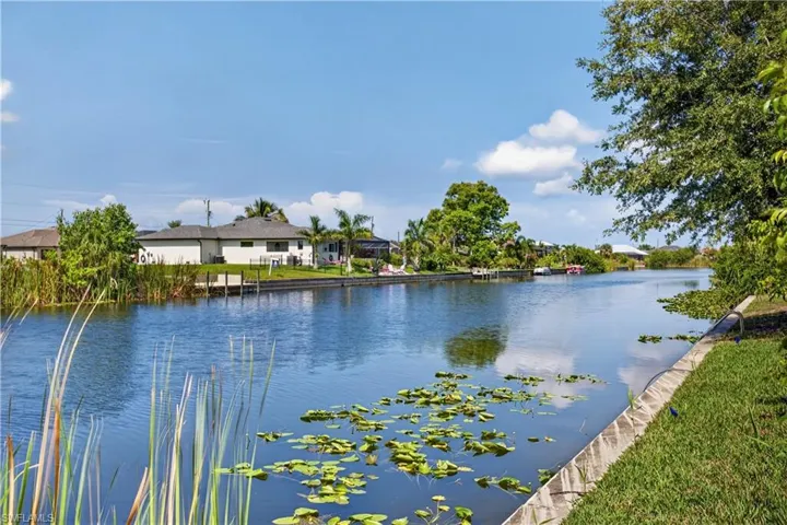 2836 Sw 1st Ter, Cape Coral, Florida 33991
