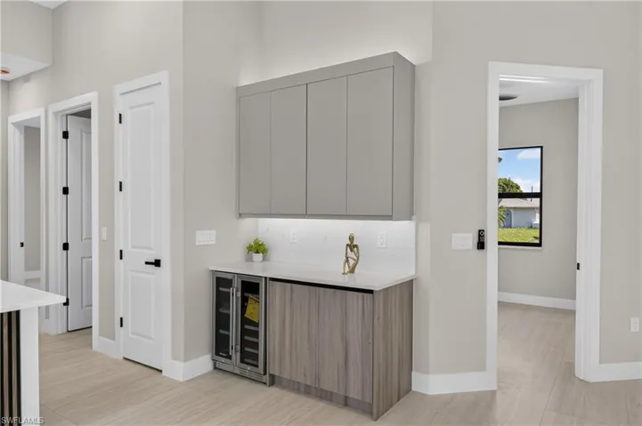 2836 Sw 1st Ter, Cape Coral, Florida 33991