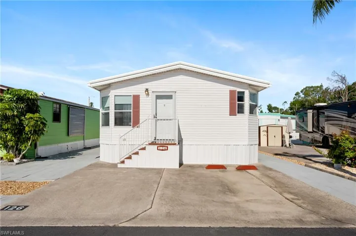 View of manufactured / mobile home