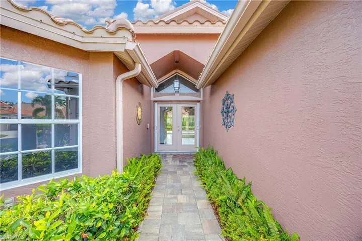 8460  Indian Wells  WAY, Naples, FL 34113