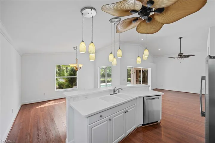 8460  Indian Wells  WAY, Naples, FL 34113