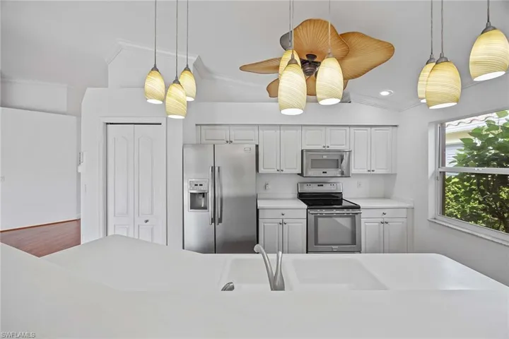 8460  Indian Wells  WAY, Naples, FL 34113