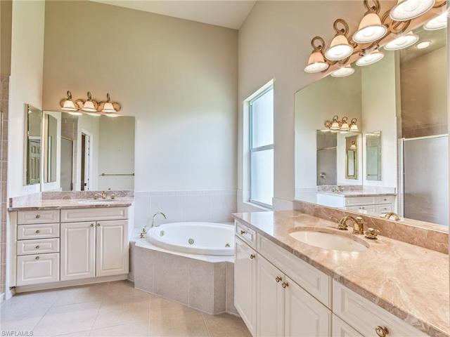 Dual Vanities and a Great Jacuzzi!