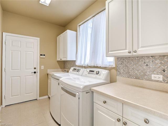 Convenient Laundry Room!