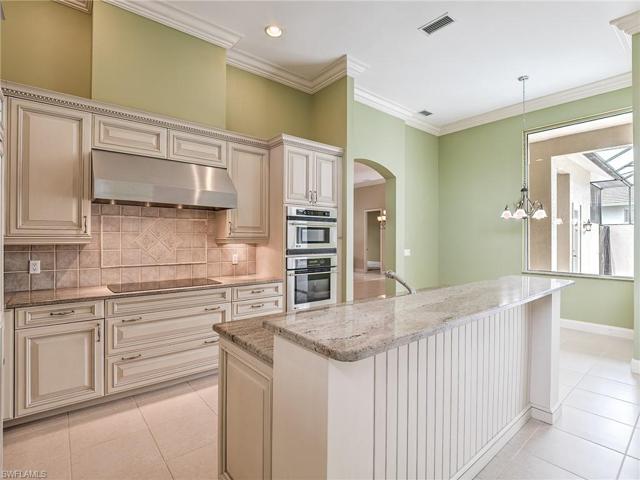 Open, Light & Bright  Kitchen!